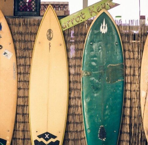 Surfbrett fuers Wohnzimmer